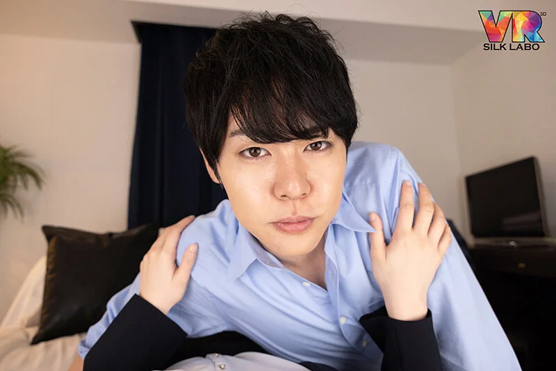 林太一が真剣なまなざしで見つめてくるトップショット