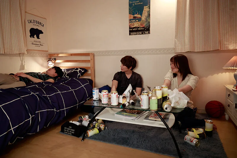 ひとり眠ってしまい、部屋に少し静けさが戻った夜のひととき