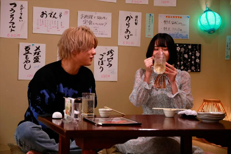 穏やかな食事の時間の中で少しずつ近づいていく距離と揺れ始める感情